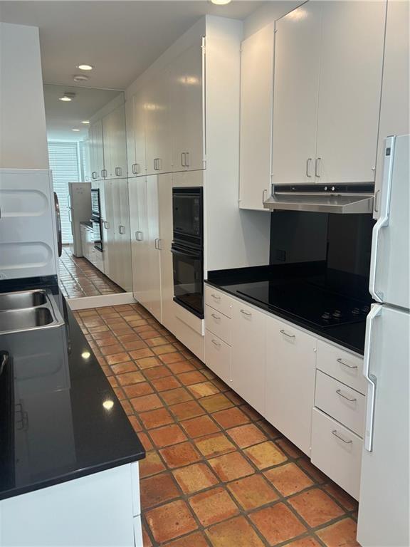Building Photo - 2575 Peachtree Rd
