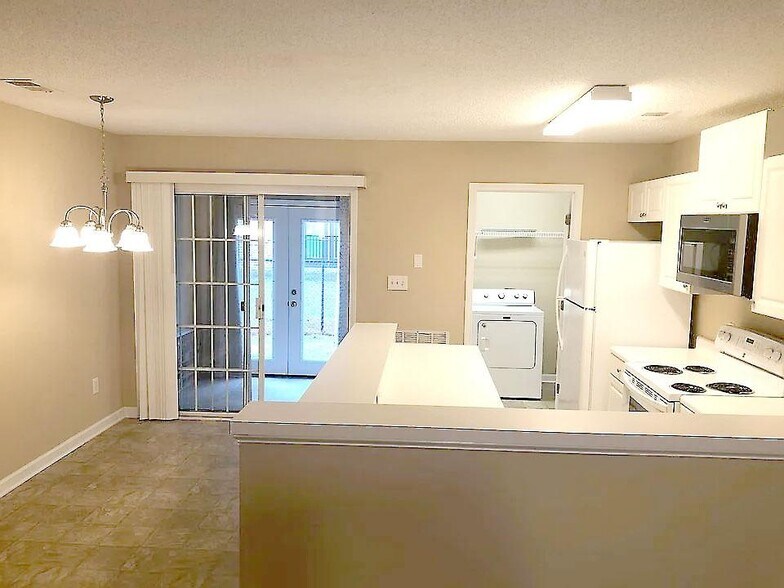 Primary Photo - 6716 Bryant St