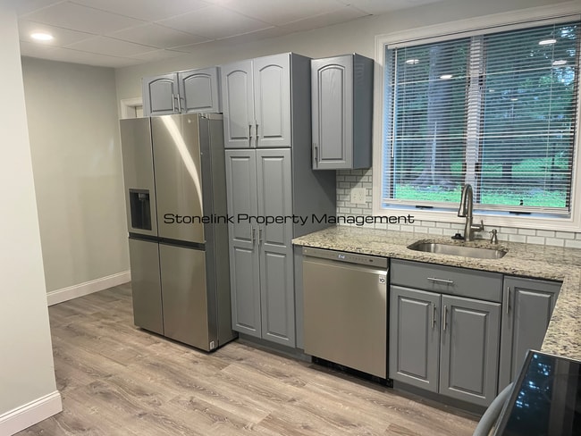 Building Photo - Fully Renovated Condo For Rent in Barrington!
