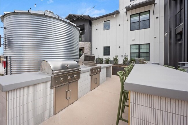 Building Photo - 630 Central Pkwy