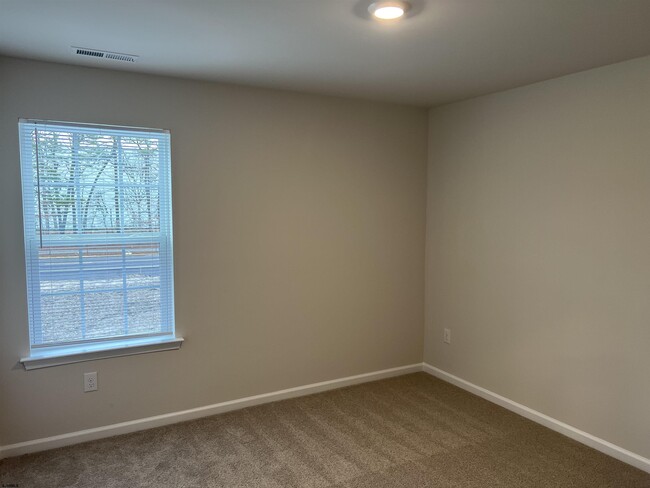 Building Photo - 109 Malibu Dr