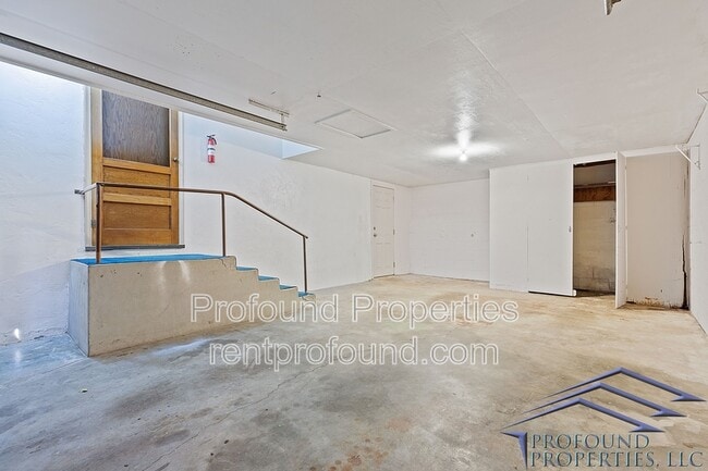 Building Photo - 4315 NE Thompson St