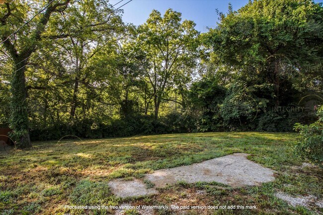 Building Photo - 4809 Farley Ave