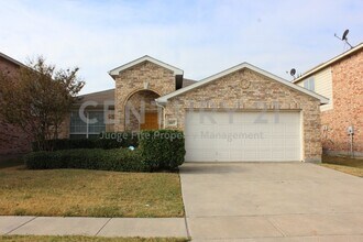 Building Photo - Recently Updated 3/2/2 Home Located in Nor...