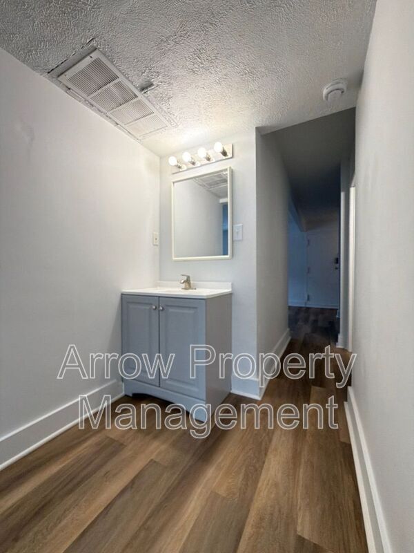 Building Photo - 1215 E Street-4