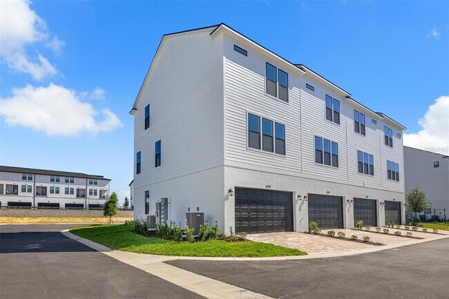 Building Photo - 15178 Groveside Rd