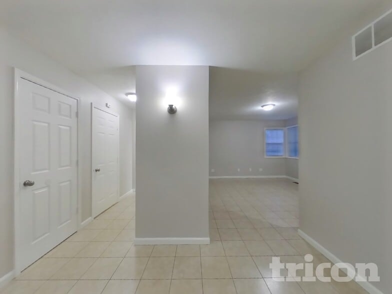 Building Photo - 3217 Muriel Pl