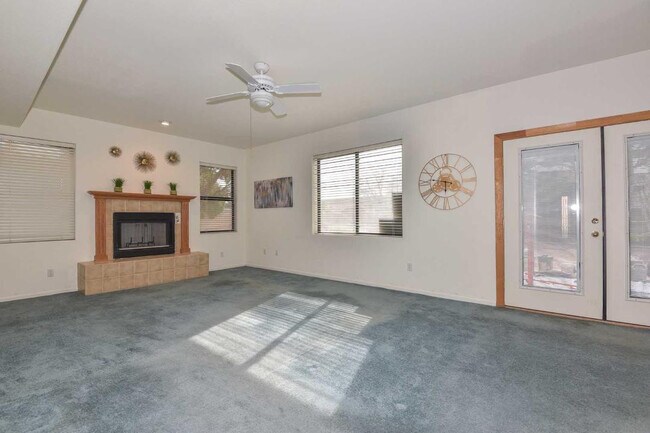 Building Photo - 5413 W Fallen Leaf Ln