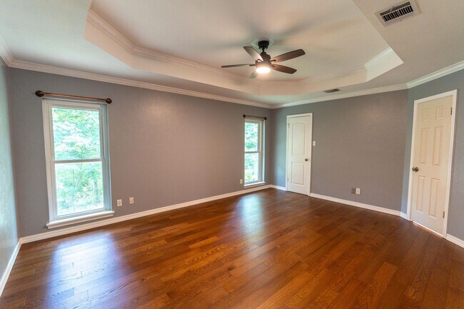 Building Photo - Charming 3 Bedroom Home in Dogwood Hills