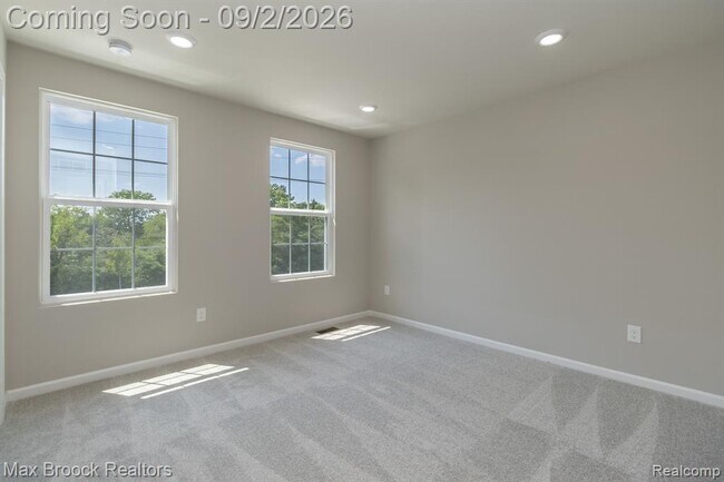 Building Photo - 4819 Glenora Dr