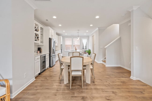 Building Photo - 214 Maidstone Trail