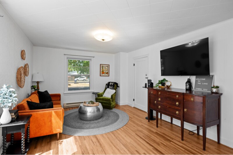 Building Photo - 208 N 8th St