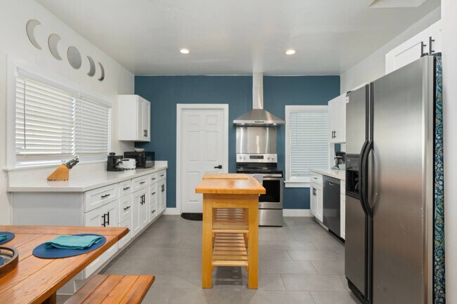 Building Photo - 1407 E McKinley St