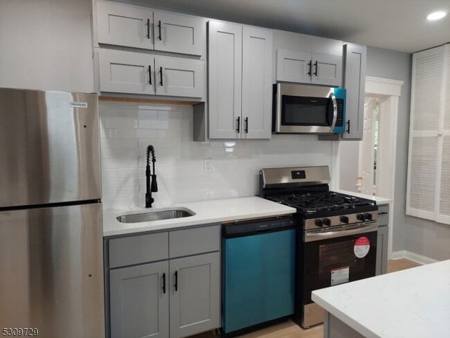 Building Photo - 138 Watchung Ave