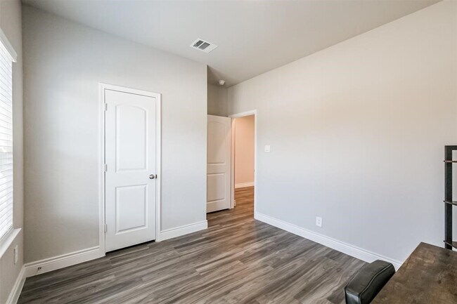 Building Photo - 1173 Courteous Crk Dr