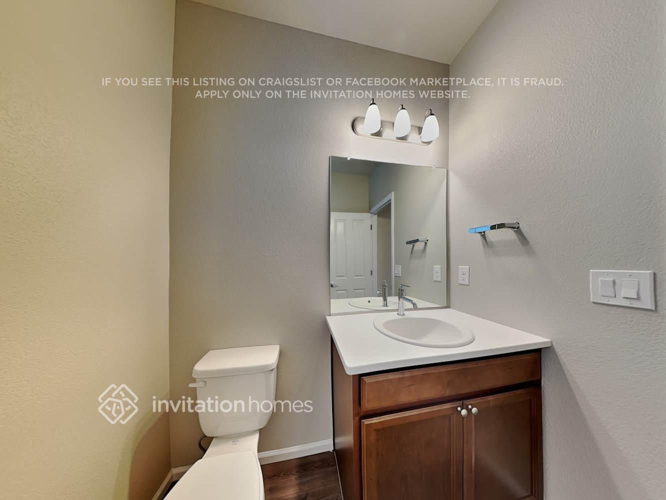 Building Photo - 11237 House Finch Ln