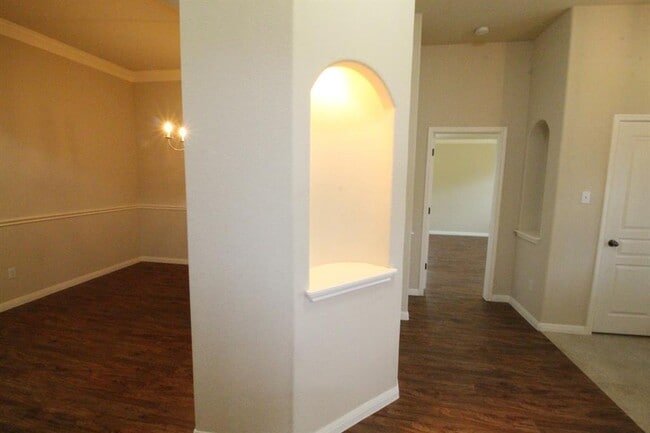 Building Photo - 1600 Kingston Lacy Blvd