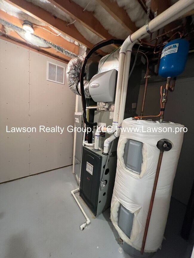 Building Photo - Beautiful Four Bedroom Home in "The Groves...