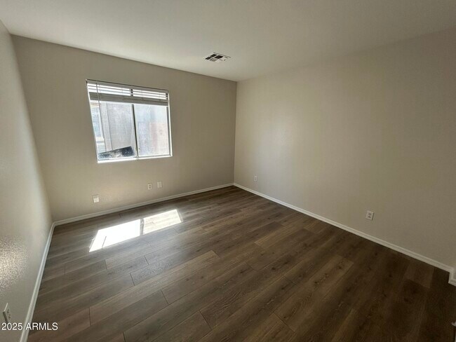 Building Photo - 10903 E Arcadia Ave