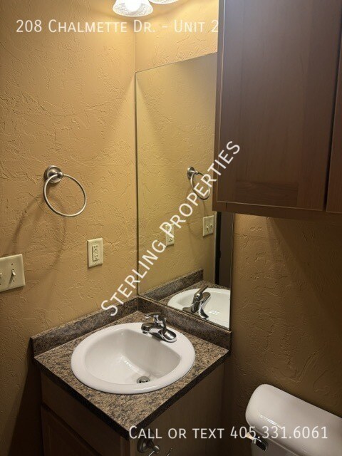 Building Photo - 208 Chalmette Dr