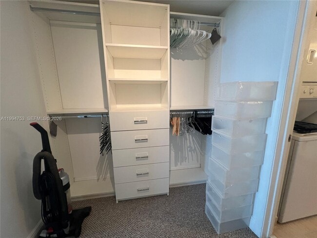 Building Photo - 1750 N Bayshore Dr