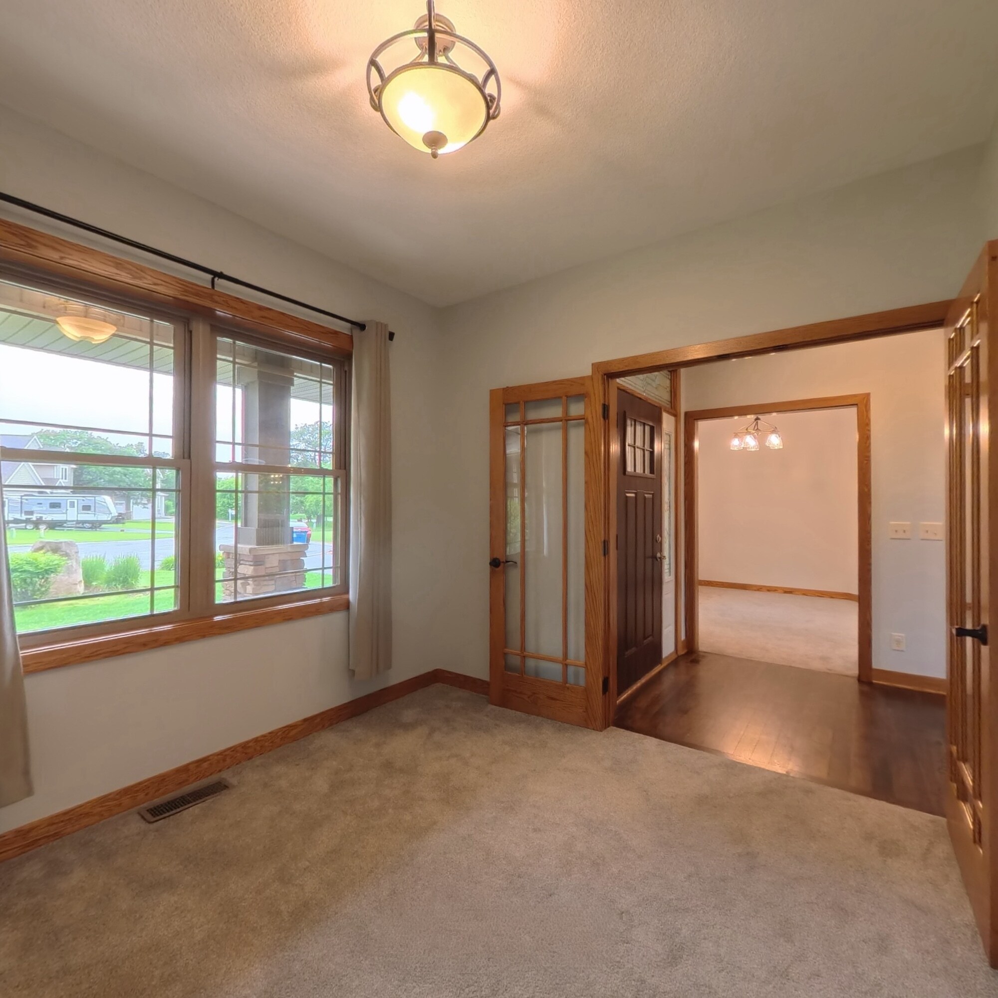 Building Photo - 11956 Castle Rock Ct N
