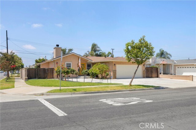 Building Photo - 1521 S Dallas Dr
