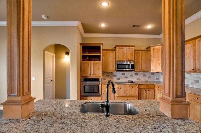 Building Photo - Stunning 4 Bed 2 Bath Home close to Elm Springs Walmart!