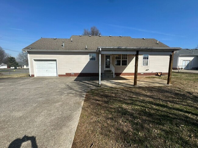 Building Photo - 2302 Medford Campbell Blvd