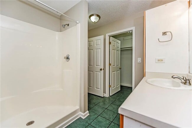 Building Photo - 124 Springvalley Cir