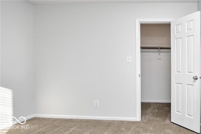 Building Photo - 802 Westridge N Dr