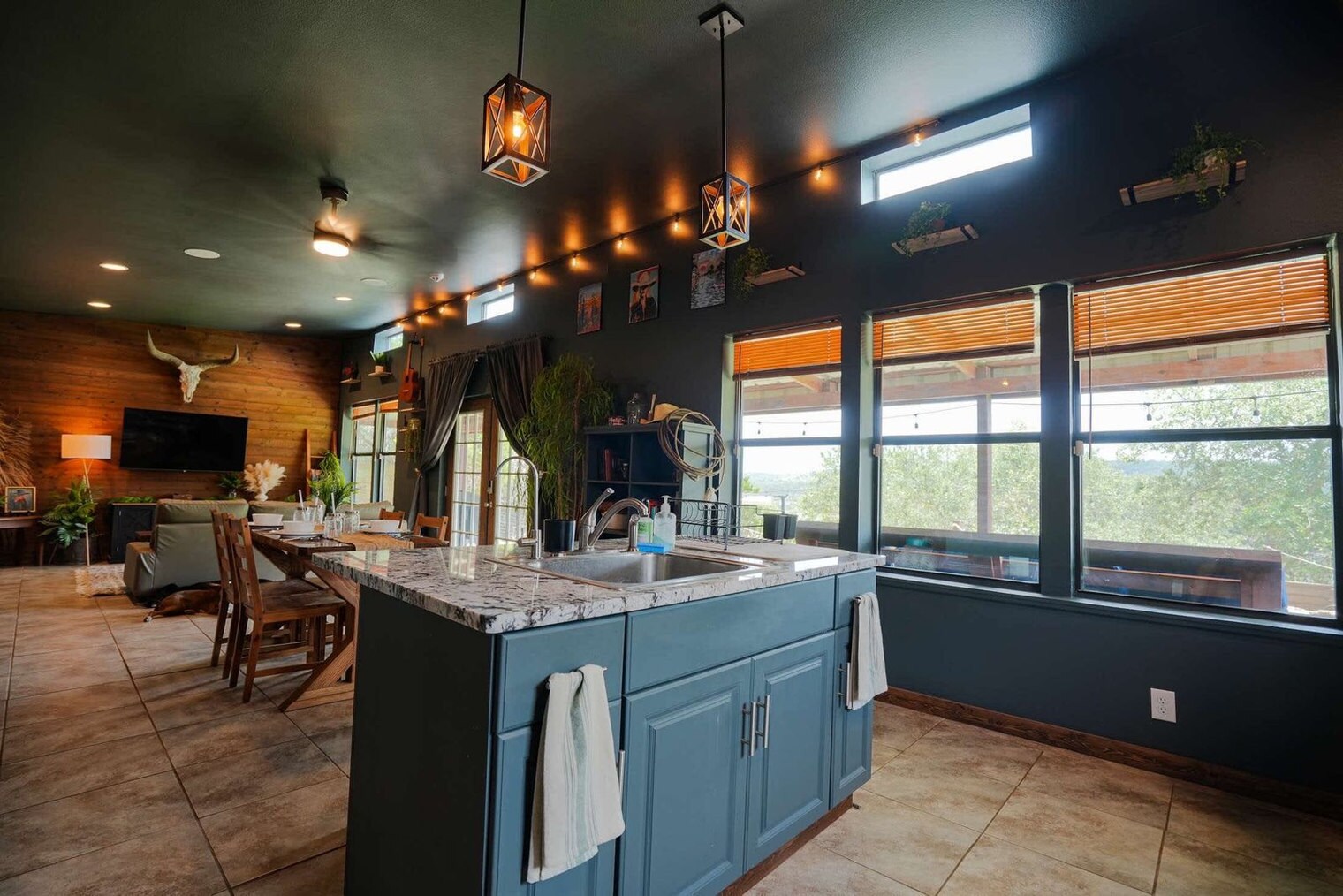 Building Photo - 371 Cloud Top