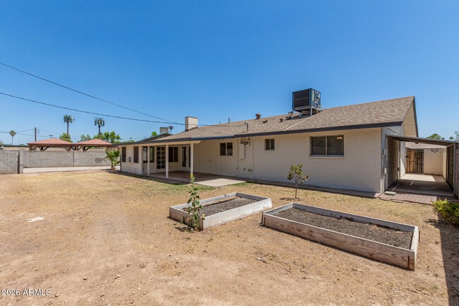 Building Photo - 108 W Balboa Dr