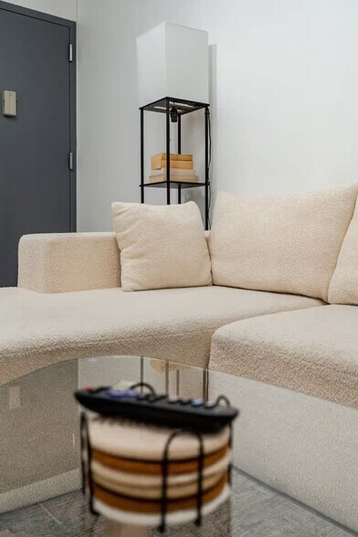 Building Photo - 1384 Ridge Ave