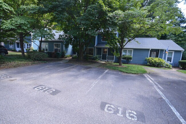Building Photo - 616 Applecross Dr
