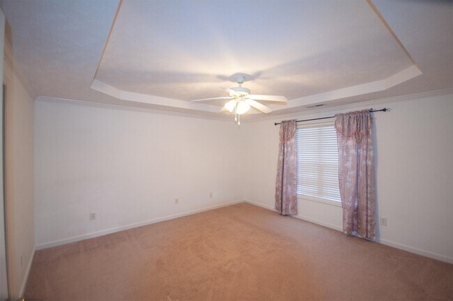 Building Photo - 115 Birdie Ct