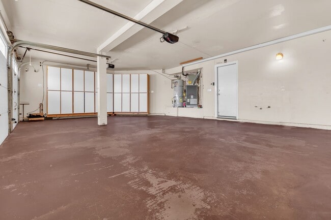 Building Photo - 2101 Vallejo Dr