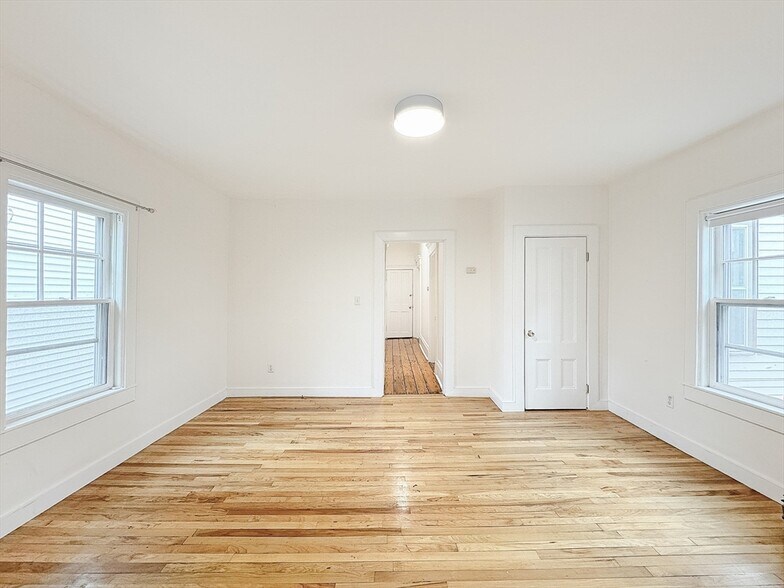 Building Photo - 269 Lamartine St