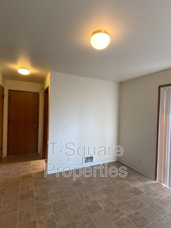 Building Photo - 2121 Chestnut St