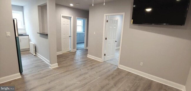 Building Photo - 401 Montgomery St