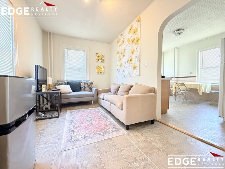 Building Photo - 28 Winship St