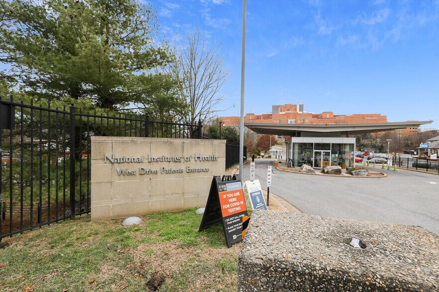 Building Photo - 10703 Hampton Mill Ter