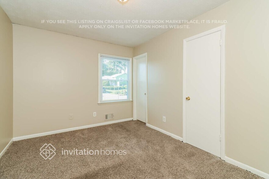 Building Photo - 3890 Benchmark Dr