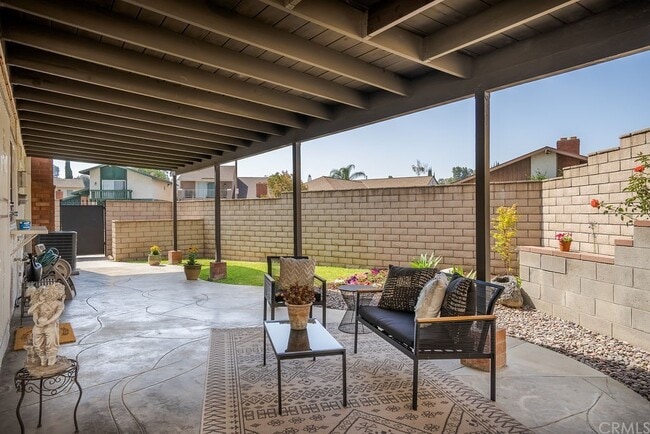 Building Photo - 2650 Altamira Dr