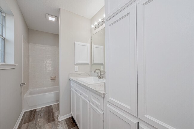 Building Photo - 8714 Garrett St