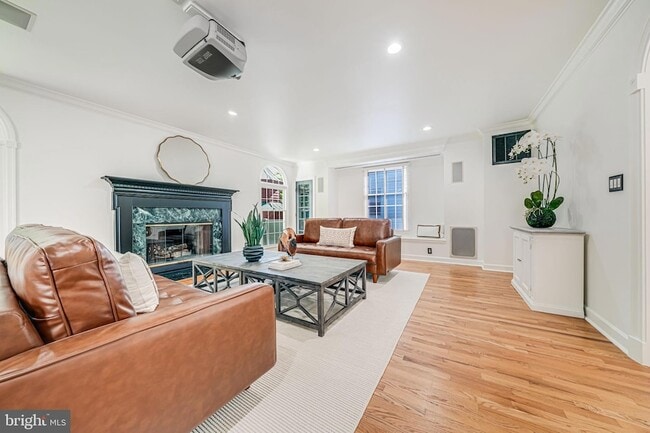 Building Photo - 4817 Chevy Chase Blvd