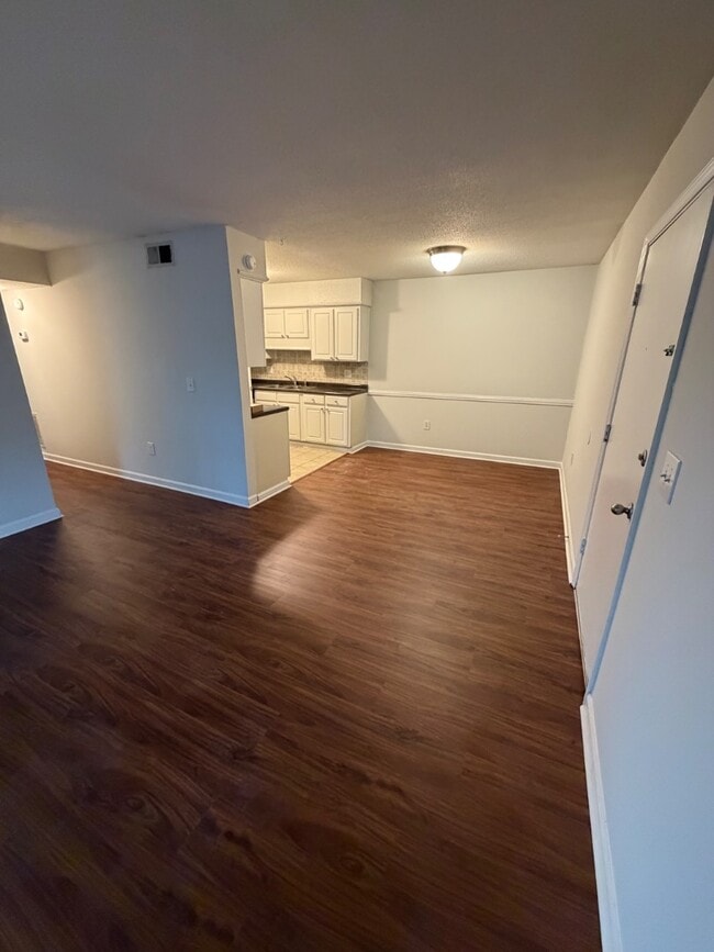 Building Photo - 1402 Camp Rd