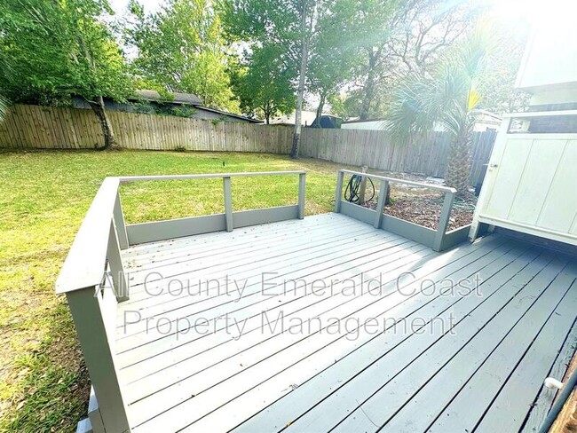 Building Photo - 504 Kelly St