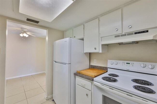 Building Photo - 11507 Valencia Dr