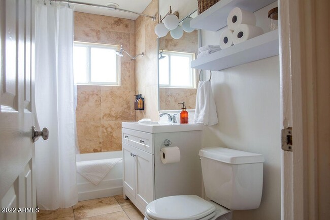 Building Photo - 1148 E Glenn Dr